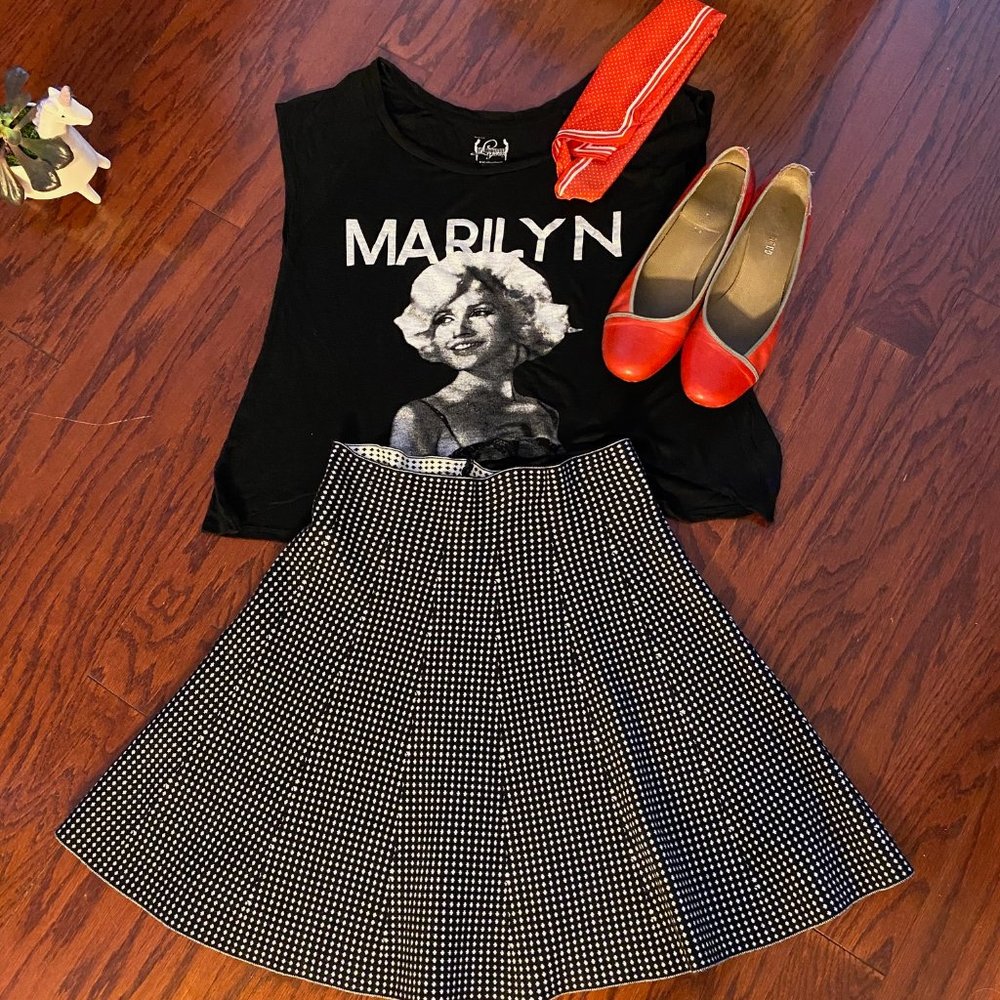 Marilyn Monroe  Sexy Top And A Line Skirt BUNDLE